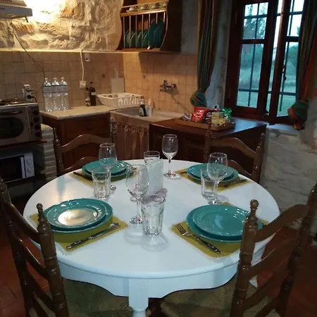 Stone For 5 People In Zakynthos * Sarakinádhon